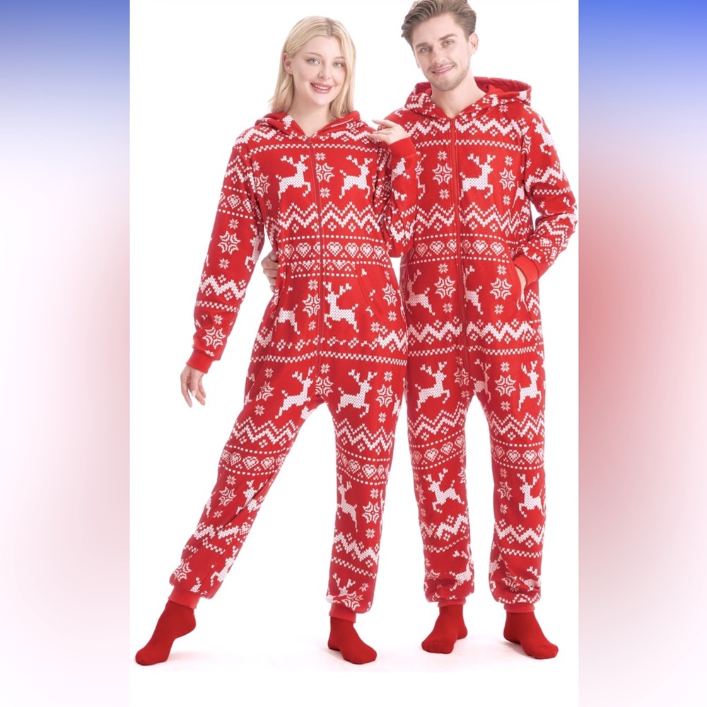 NWOT Giggling Getup Unisex Red Hooded Pajamas Loose Nordic Print w/Pockets, XL